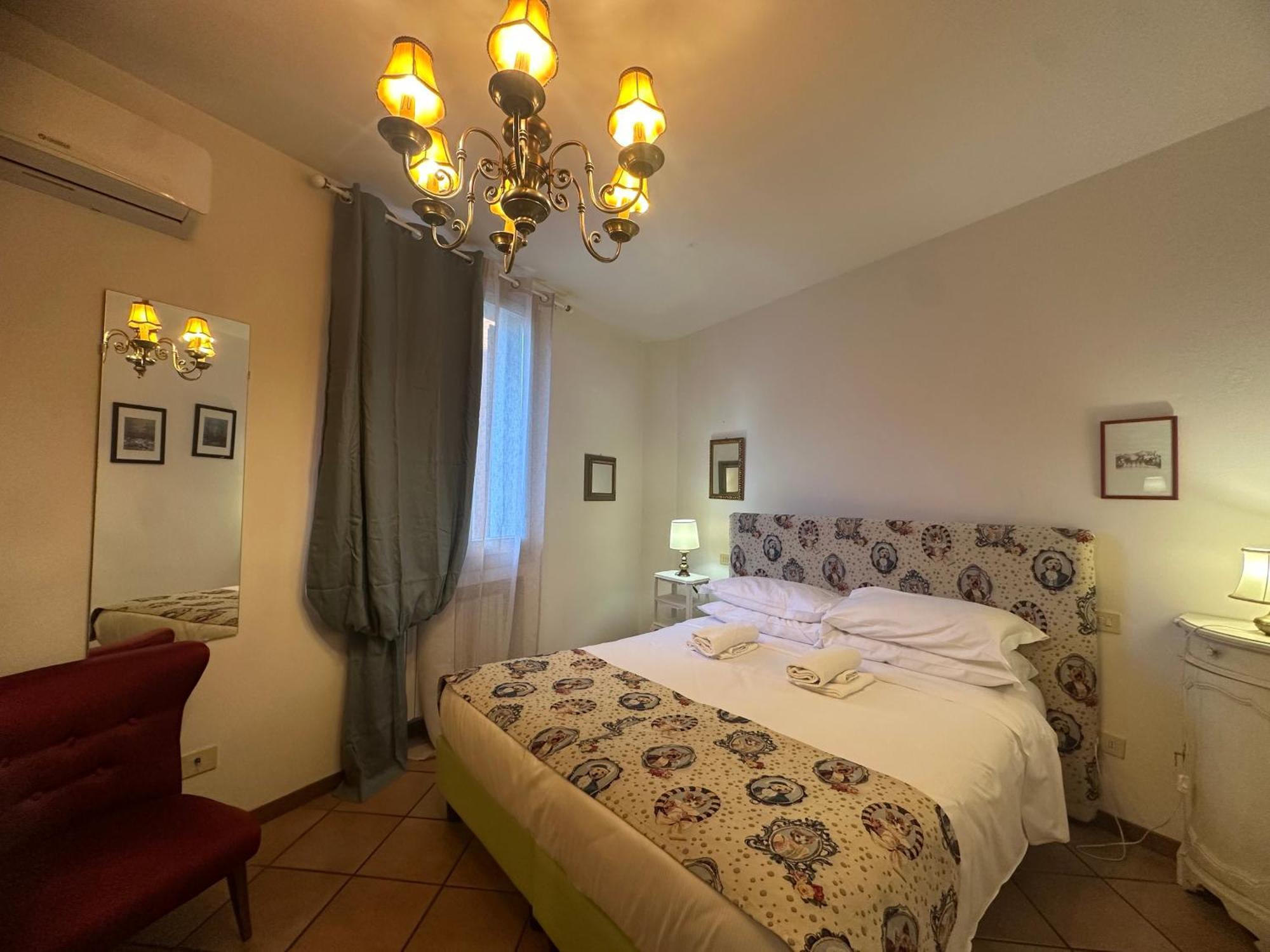 Bohemien Pop Casa Vacanze Aparthotel Bologna Bagian luar foto