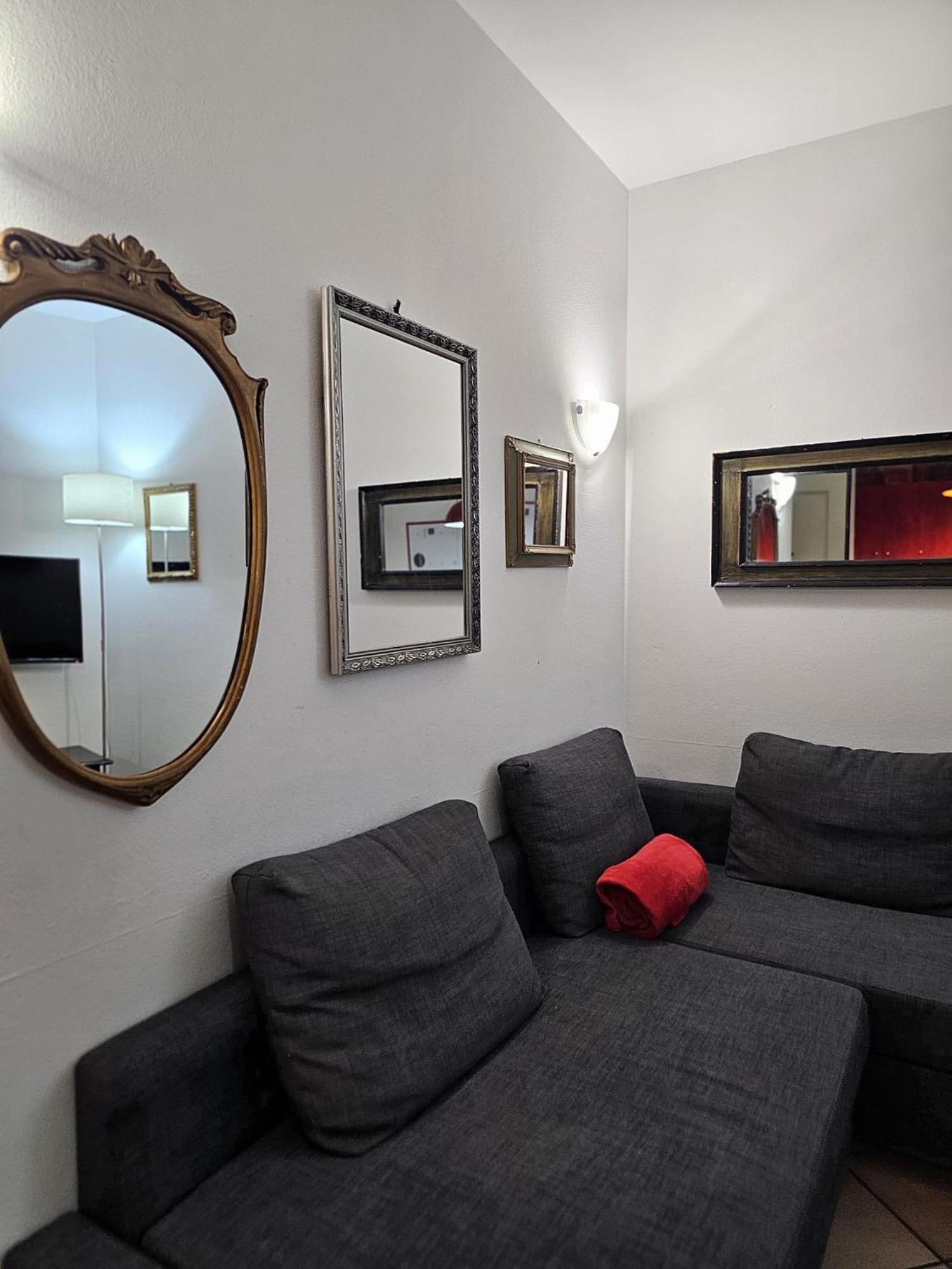 Bohemien Pop Casa Vacanze Aparthotel Bologna Bagian luar foto